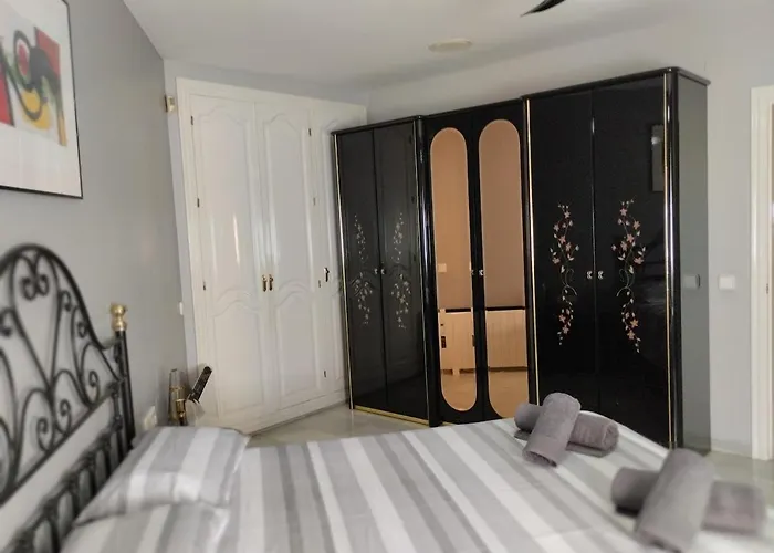 Casa Con Terraza Privada * ネルハ